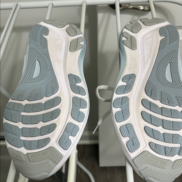 ASICS Kayano 31 Women’s size 9.5 - Picture 6 of 6